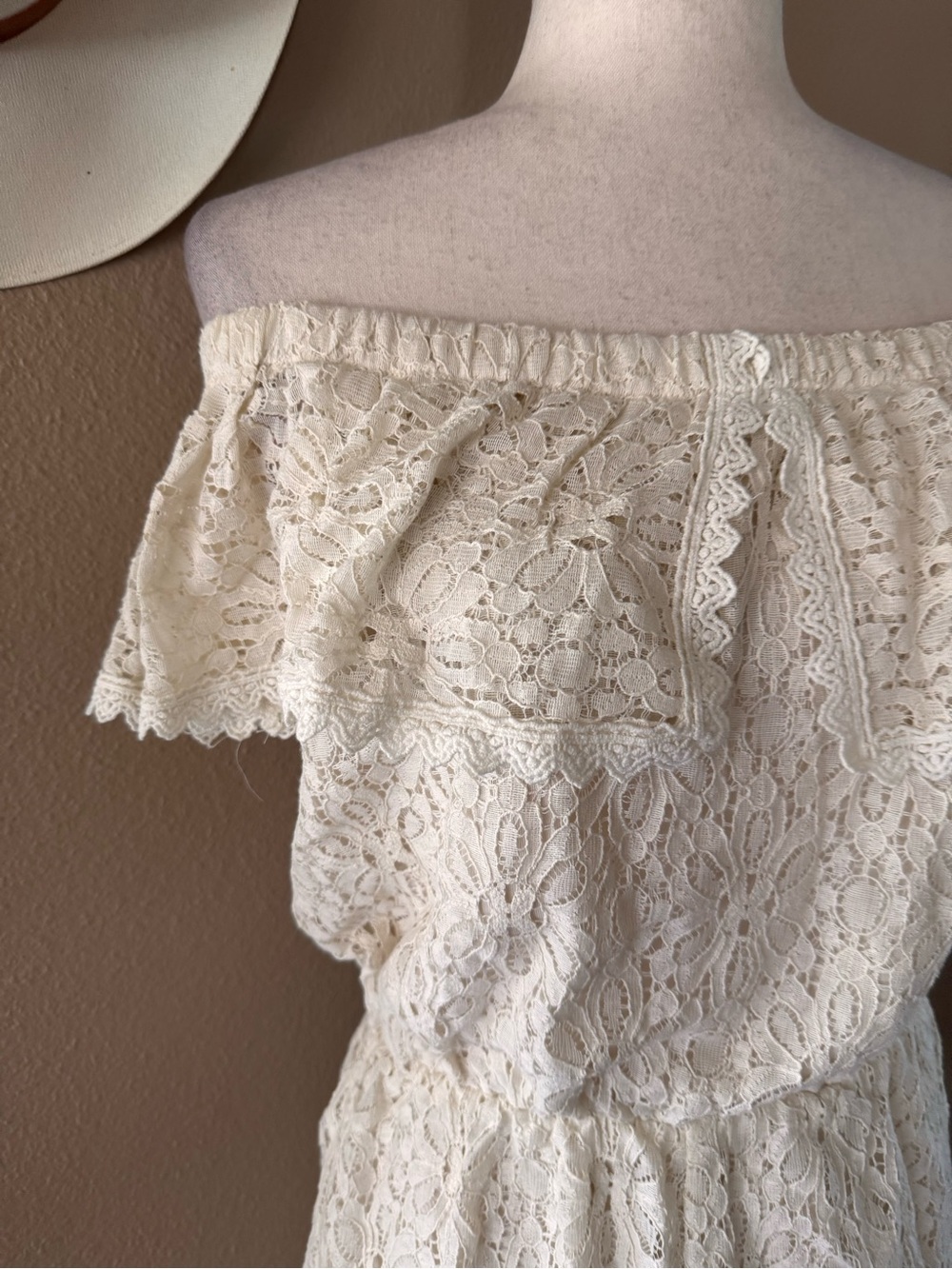 Ark & Co Off-Shoulder Lace Romper in Cream - Picture 6 of 6